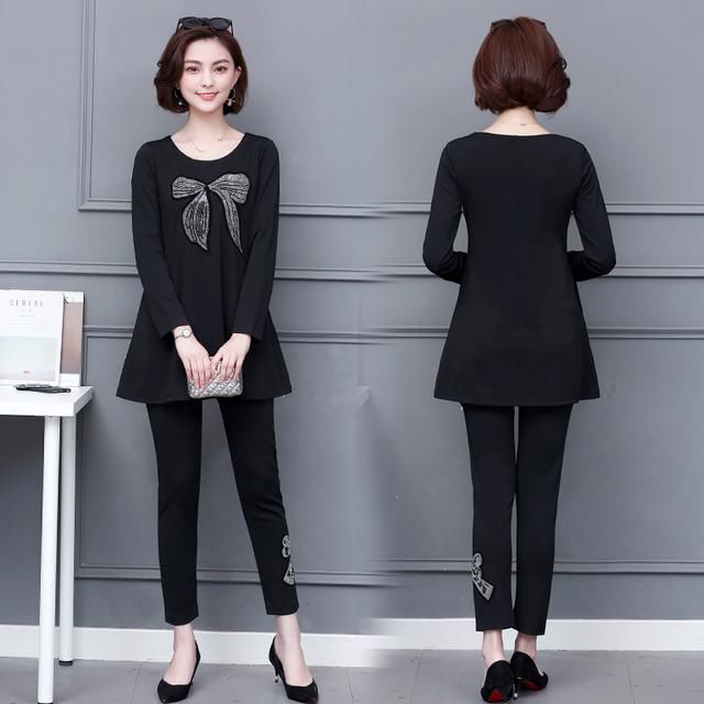 70后女人，别风衣了，太土了！学学下面女人的搭配，年轻的不行