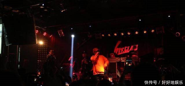 PGONE太惨了，回老家被炮轰，债台高筑没收入，如今挤地铁吃饺子