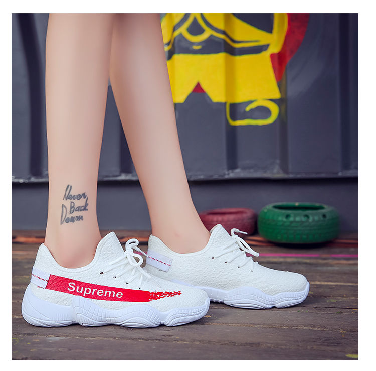 今年的“秋鞋”别穿错了，潮女都在穿这样的原宿风，百搭还时髦