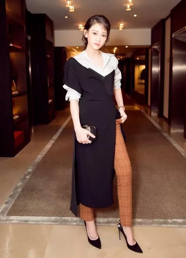 今秋流行裙子+裤子,让你轻松变身酷girl,还不来学习一下