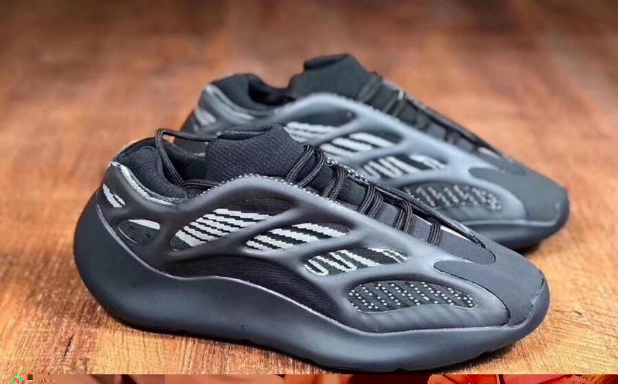 #招架#侃爷连发四双Yeezy!狠货相当多,Nike能否招架住?
