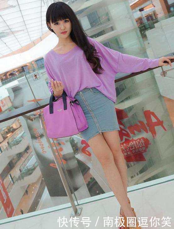 半身短裙的穿搭,显那优雅的身姿,高贵中不失甜美气质