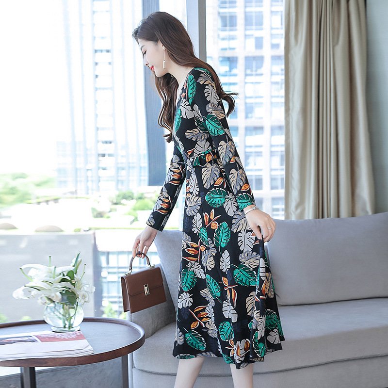 凌晨上架这裙，收腰显瘦显嫩，特适合30-50岁女人，美到令人窒息