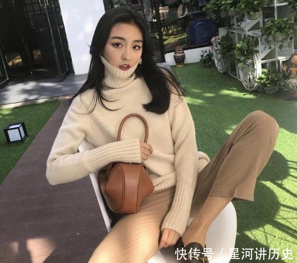 『迷人』时下的温度还是微凉的,怕冷的女生可以这样穿,时尚迷人
