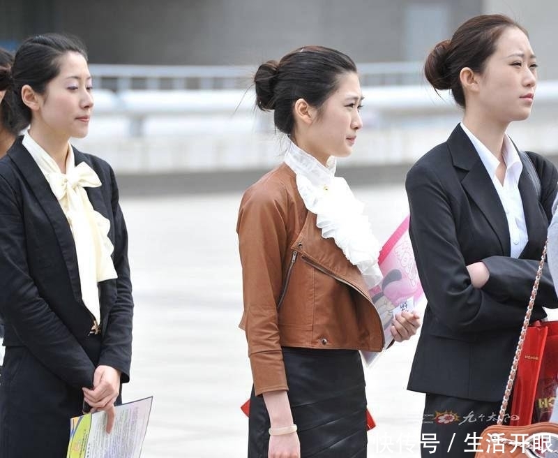 「空姐」街拍空姐面试, 各色职业装短裙, 温柔中带着干练