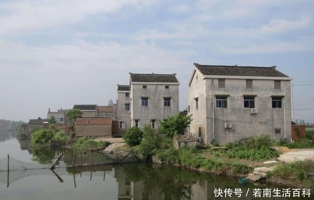 北方农村喜欢盖平房，南方农村却喜欢2、3层的楼房，这是啥原因？