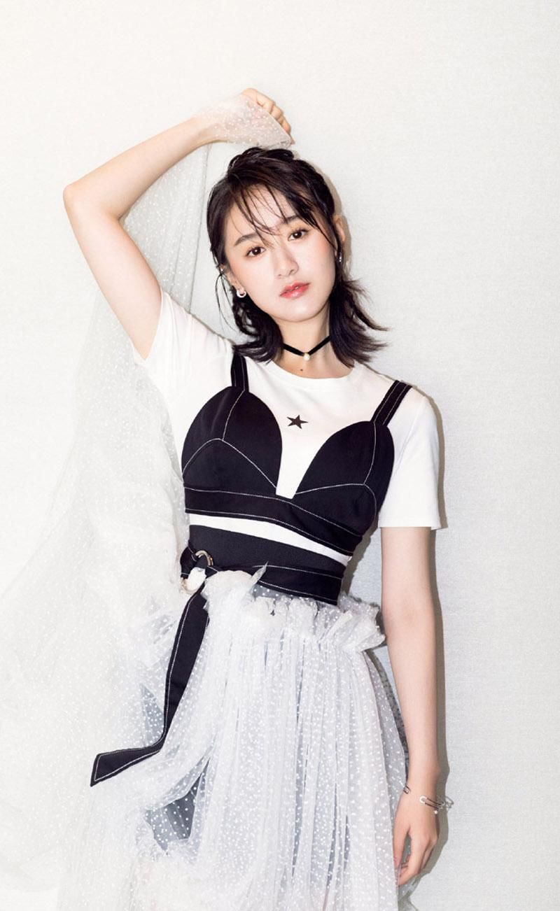 袁冰妍性感优雅活动写真图片