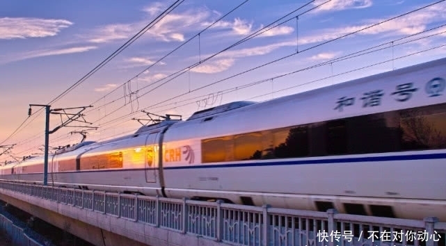  「高铁」印度土豪首次来中国，刚坐上高铁就急了，还直言：我要