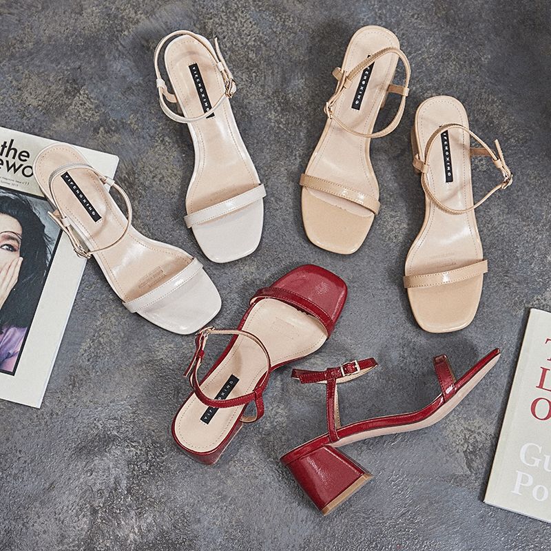 可以试试这样的高跟，让你的品味上升一个档次，上升品质