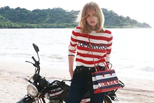 张梓琳的托特包只要三位数？我下单了