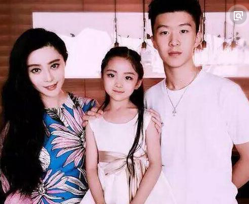 洪金宝终于回应与范冰冰绯闻：是真的我也不会承认，网友：不懂