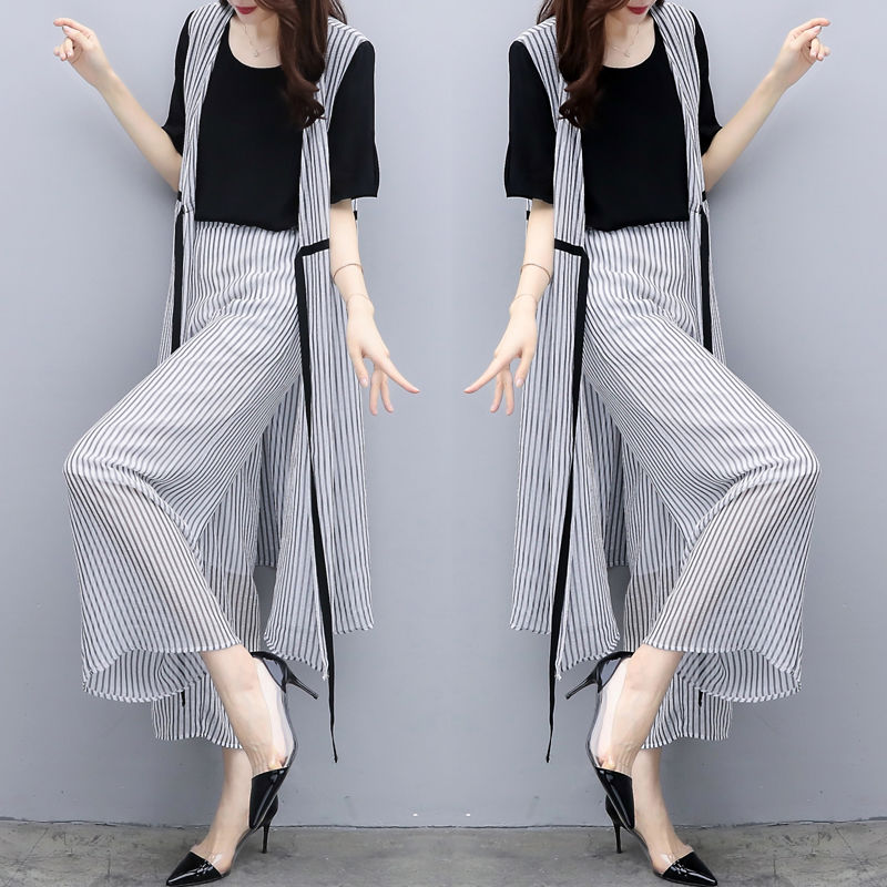 奔5老妈真会穿，夏天穿阔腿裤套装出门，街坊都夸她魅力不减当年