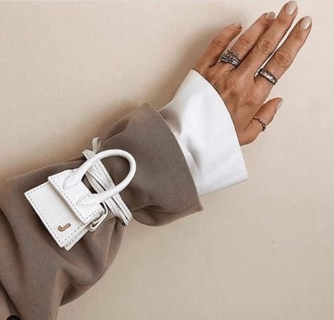  【颈链】颈链都过时了，就放过它吧！本季这3大项链元素才是你的时髦首选