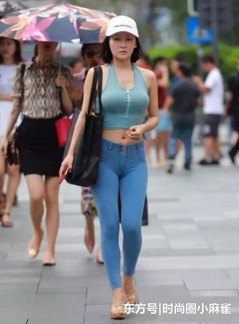 「有型」街拍美女:身姿高挑的小姐姐,搭配有型,魅力十足!