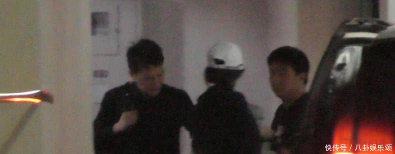 赵丽颖被曝停工怀孕三个月, 工作人员否认, 粉丝大怒