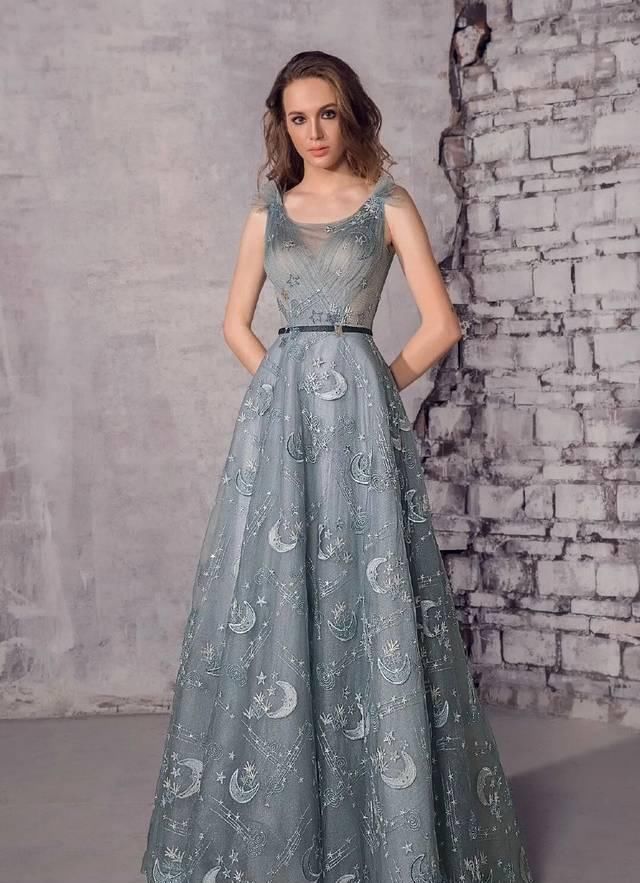  婚纱：婚礼当天婚纱礼服要选几套？答案在这儿！