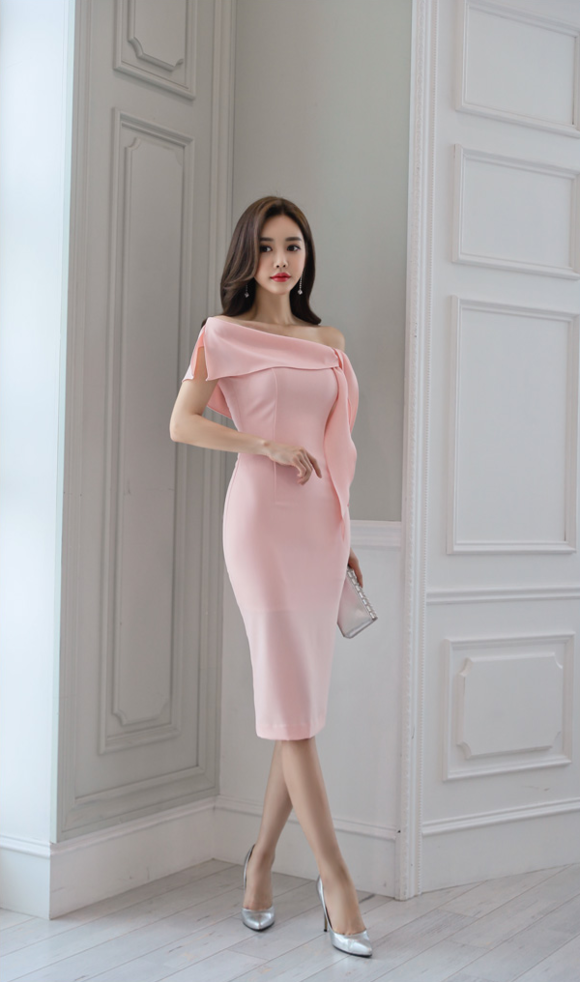 女神孙允珠，狐媚晚樱落絮梦雪斜搭晚礼裙