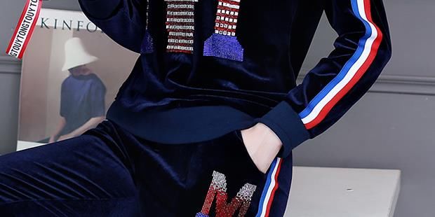 连衣裙过时了!学下图这样穿,秋装套装,50岁妈妈嫩美的像30