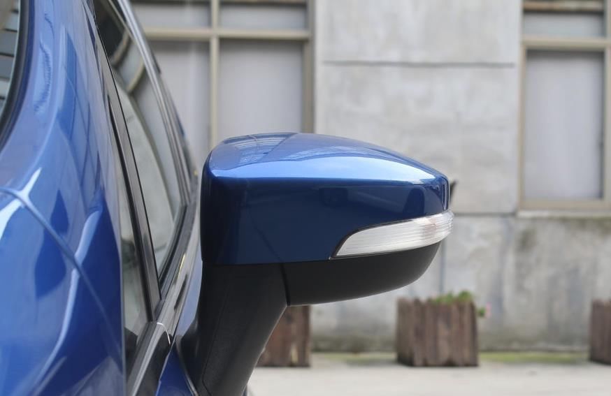 [汽车]什么人会开福特翼搏？档次比得了翼虎吗？8万的福特翼搏值吗