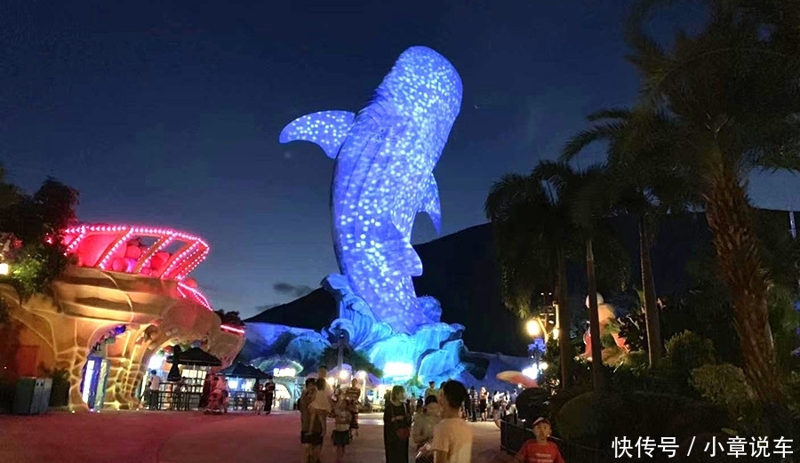 国内有处“海洋王国”门票300多，晚上看烟花，游客：值回票价！