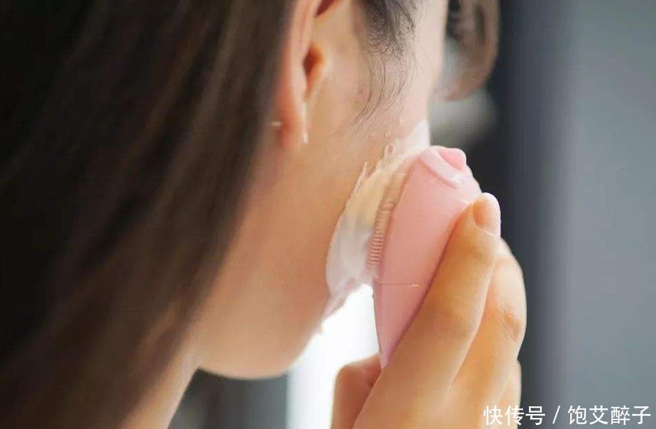 「收缩毛孔」1次热敷=10次面部排毒!教你养出“零毛孔”嫩皮肤