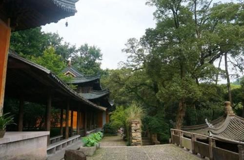 国内“零差评”5A景区，门票免费住一晚25元，两元饭菜吃到饱