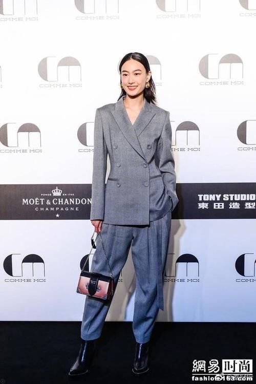 18 岁进模特界，二婚仍征服浪子陈冠希，凭啥？