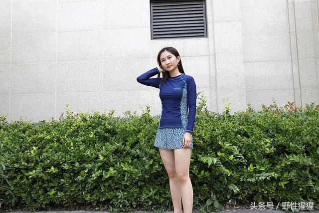 评测范德安泳衣，助你凸显完美好身材