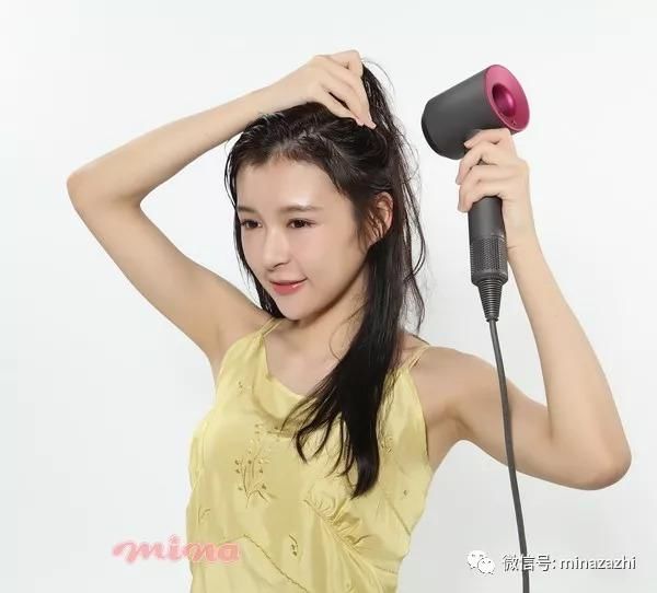 发型｜头发扁塌的救星！3个急救小妙招 轻松拥有蓬松柔顺的时髦造