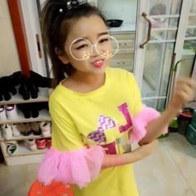 30岁却长着一张9岁的娃娃脸，被朋友们称为“天山童姥”!