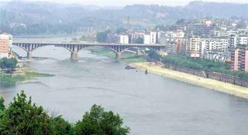  坚强|中国最坚强的大桥，被定为危桥后用炸弹拆除，一声巨响后专