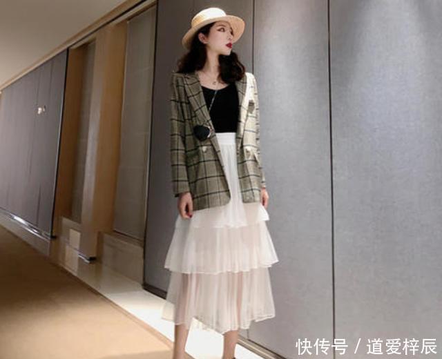 格子西装:2020年开春“西服”大火!搭什么单品都好看,几乎每个女生都适合