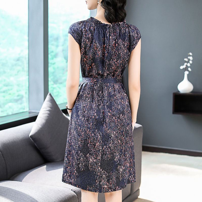 新发现!比旗袍还美的“减龄裙”，老婆穿上，到哪都惊艳全场