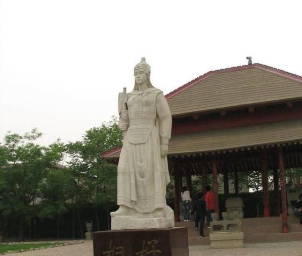  丈夫@史上第一位女将军，容貌绝美武艺高强，连嫁4位帝王，并非花木兰