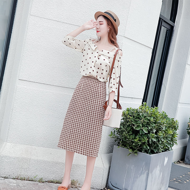 太美了，不敢相信!矮个子老婆换上这欧货装，美的让人挪不开眼