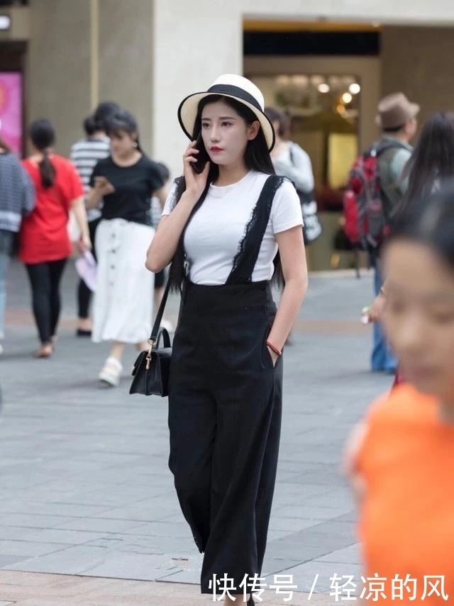 「 美女」穿出高级美，美女街拍小姐姐们流行又不失新鲜感的穿搭