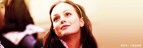  「搭配任何」“大敞领”没市场了，今年“高口领”正流行，春天穿着挺舒适