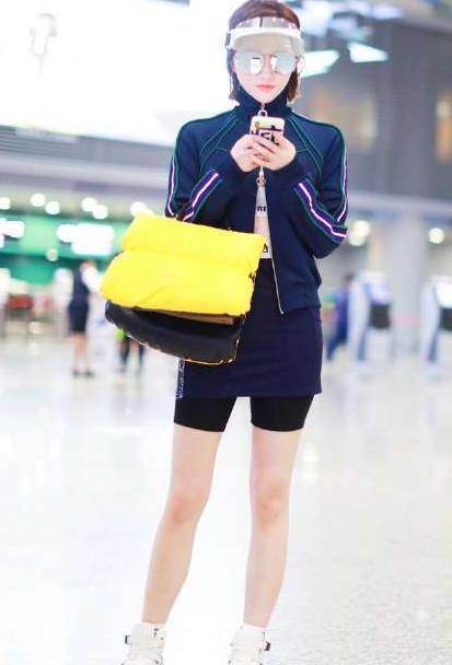 景甜太会穿了，打底裤竟比裙子还长，难道是张继科给你搭的吗？