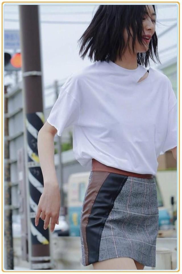 看了古力娜扎的包臀裙，再看看刘雯，才知道熟女和少女差距有多大