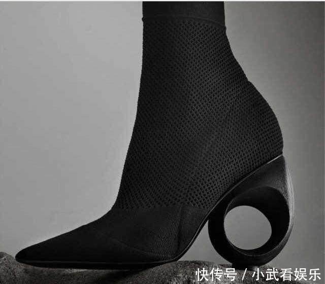 谭维维五千块的驴蹄鞋已经落伍了，现在流行李冰冰八千块的风火轮