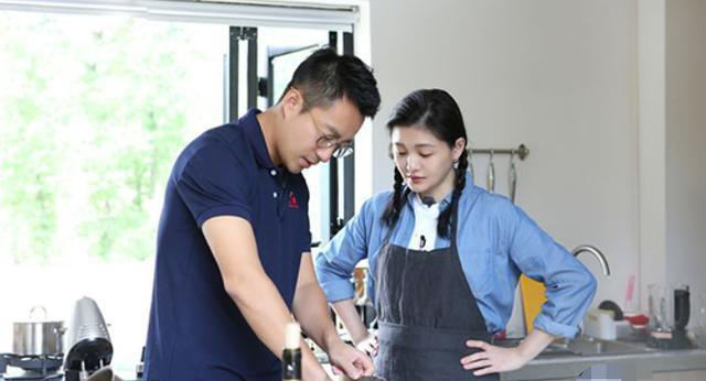 大S：吃虾一定要男人帮你剥！网友：公主病！汪小菲回应让人惊呆