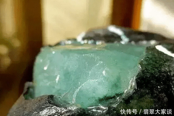  『必读』新人必读：揭秘珠宝翡翠产地骗局，你在产地买的珠宝可能被坑了！