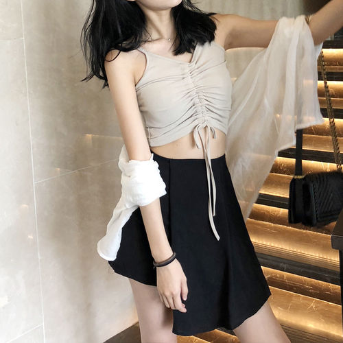 女人夏天别戴文胸，又闷又热!学下面姑娘这样穿，优雅舒适更迷人