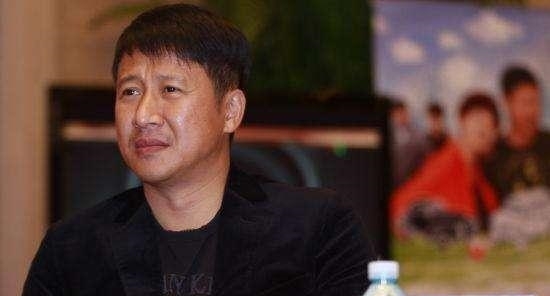 「镜头」他是知名老演员,带红王宝强,因挡住小鲜肉镜头被一把推倒在地