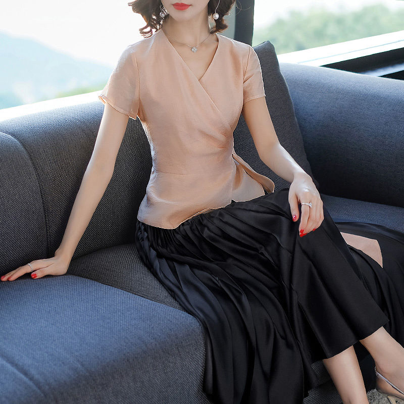 45岁老婆真有眼光，刚买回来的几款连衣裙，高贵优雅显气质，美