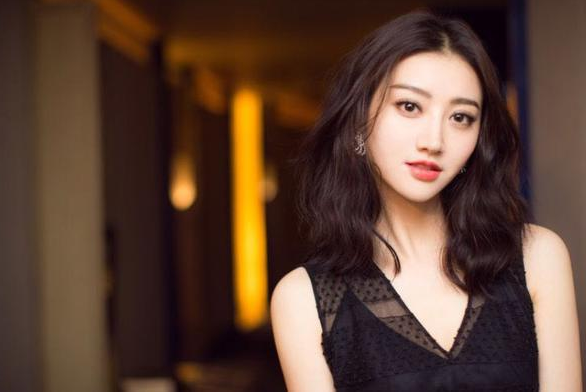 张继科景甜七夕零互动，知情人爆料真相，网友：难道魔咒还没过去