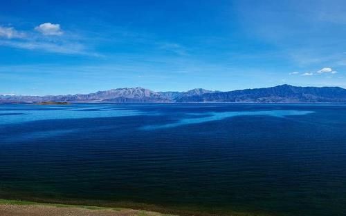 全球最神奇的湖：湖泊咸水和淡水同时共存，一边鸟语花香，一边寸