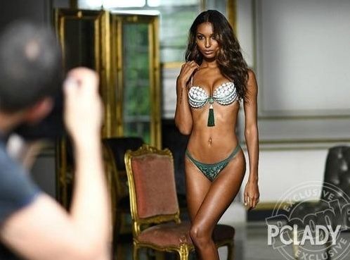 奢饰品见多了，没见过天价内衣，网友:一件顶几套房子啊!