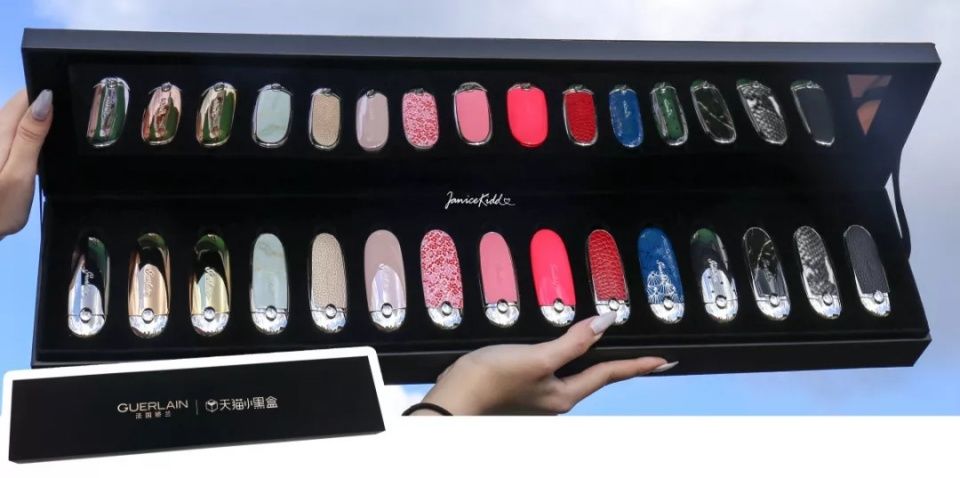 连卡戴珊、刘雯、邓文迪都只能打酱油!这究竟是什么?