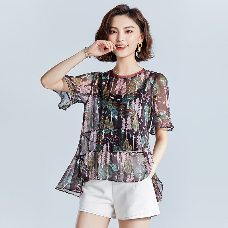 哇塞!今年流行的小衫，不管搭短裤还是阔腿裤都好美，赶紧试试